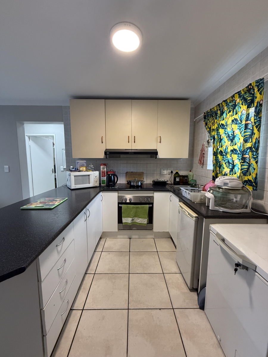 To Let 2 Bedroom Property for Rent in Guldenland Western Cape